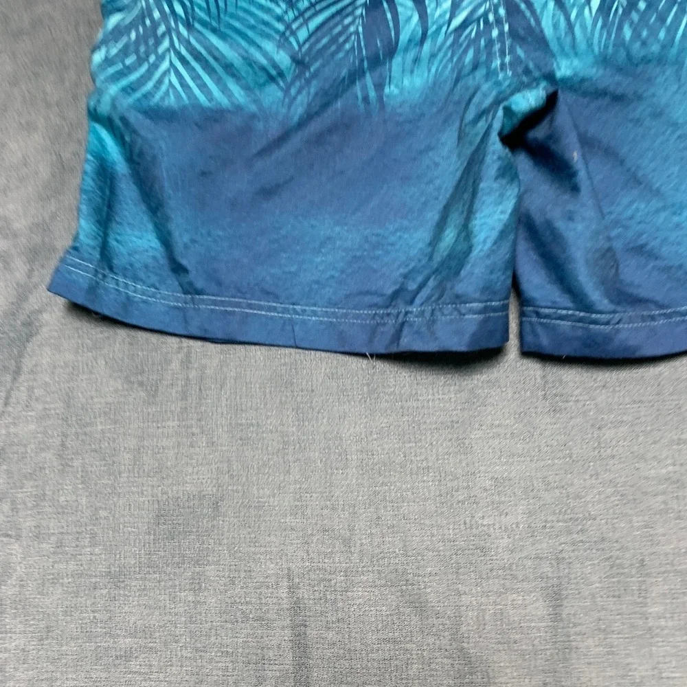 Spicy Tuna Gradient Swim Shorts Mens Medium Blue Tropical Palm Leaf Beach Wear